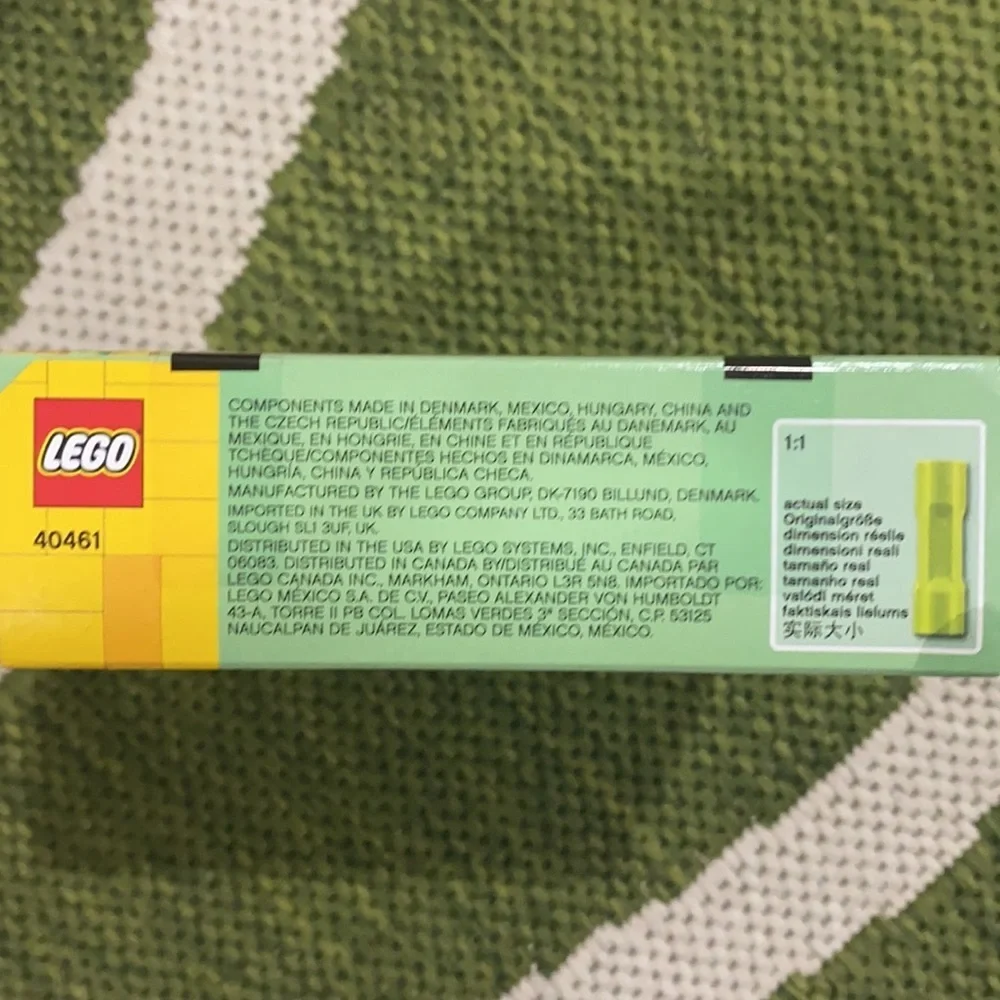NIB LEGO tulips and roses set